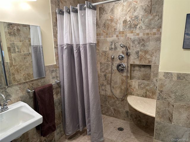 98 Wright Road, Rockville Centre, NY 11570