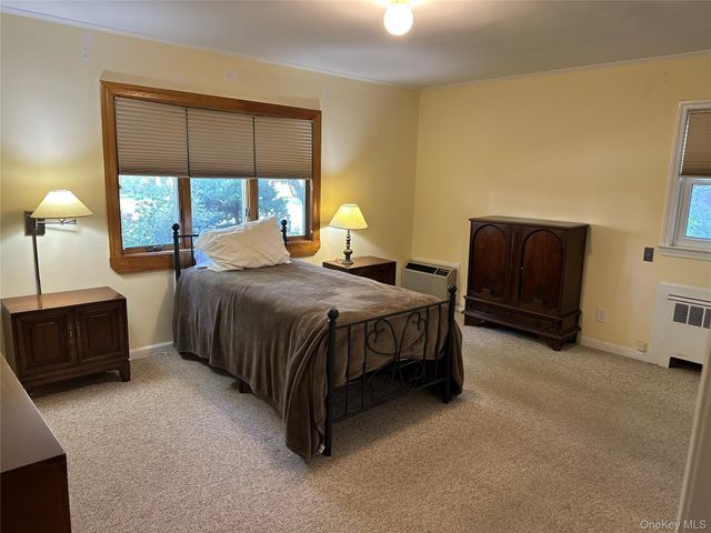 98 Wright Road, Rockville Centre, NY 11570