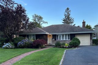 98 Wright Road, Rockville Centre, NY 11570