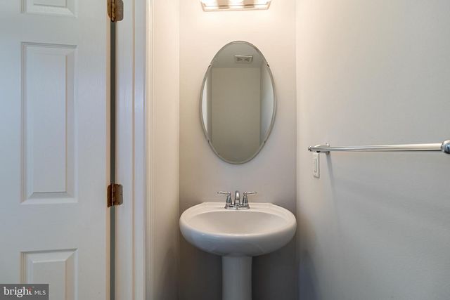 5141 ROYAL BIRKDALE AVE, Waldorf, MD 20602