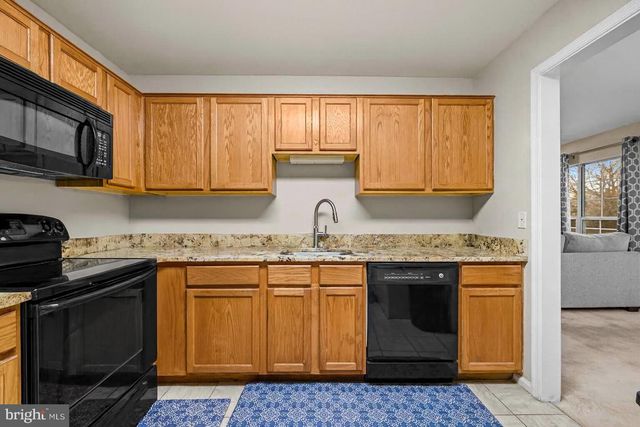 8073 STONEWALL BRIGADE CT, Manassas, VA 20109