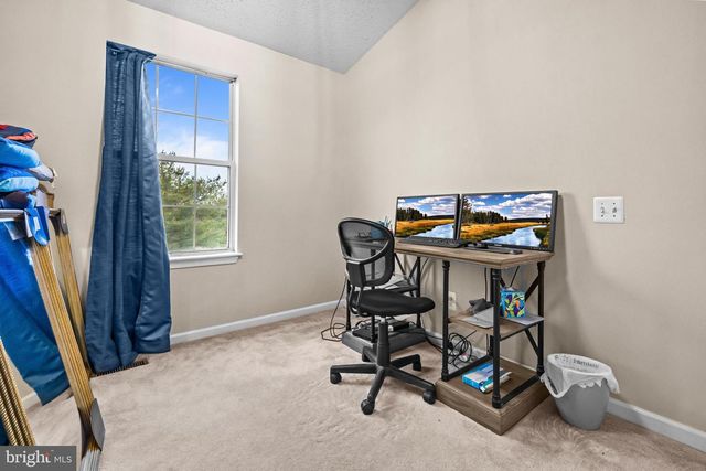 8073 STONEWALL BRIGADE CT, Manassas, VA 20109