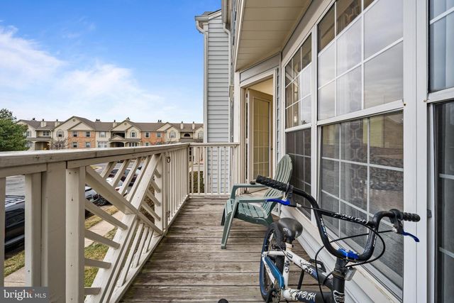 8073 STONEWALL BRIGADE CT, Manassas, VA 20109