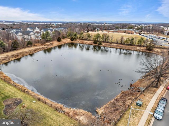 8073 STONEWALL BRIGADE CT, Manassas, VA 20109