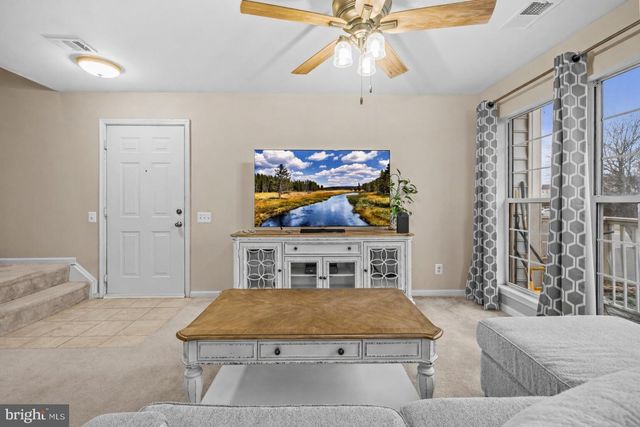 8073 STONEWALL BRIGADE CT, Manassas, VA 20109