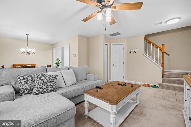 8073 STONEWALL BRIGADE CT, Manassas, VA 20109