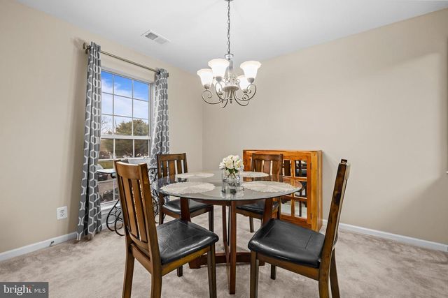 8073 STONEWALL BRIGADE CT, Manassas, VA 20109