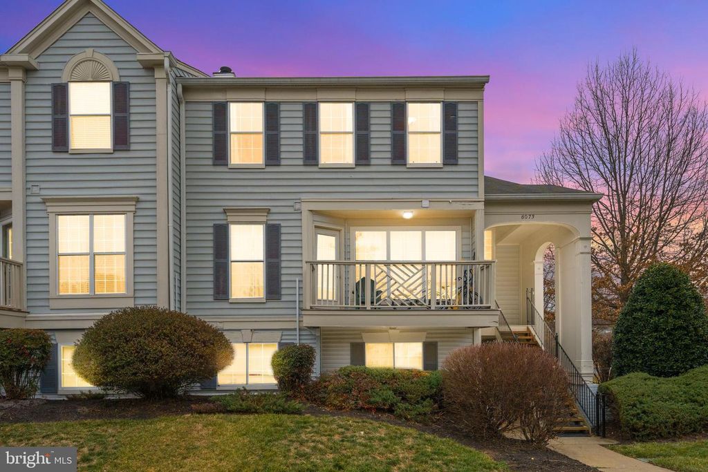 8073 STONEWALL BRIGADE CT, Manassas, VA 20109