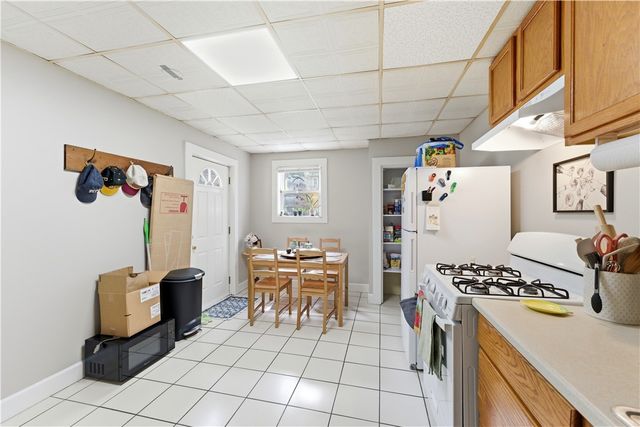 427 Taylor St, Bloomfield, PA 15224