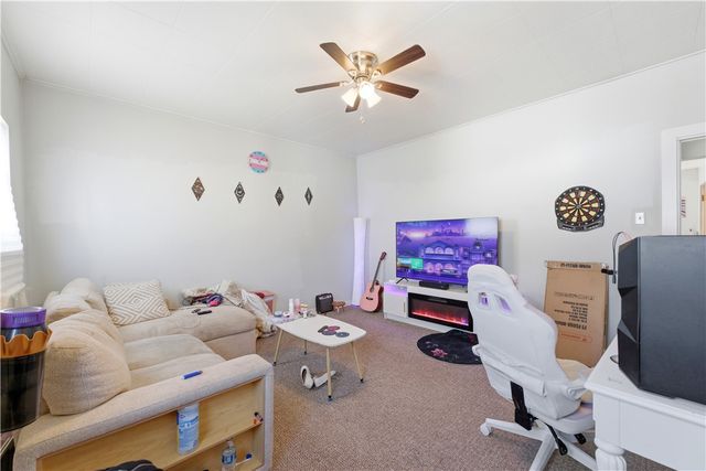 427 Taylor St, Bloomfield, PA 15224