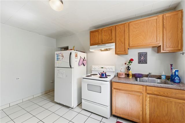 427 Taylor St, Bloomfield, PA 15224