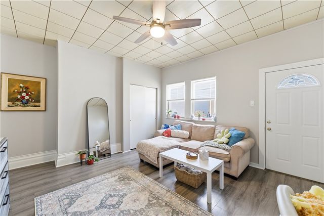 427 Taylor St, Bloomfield, PA 15224