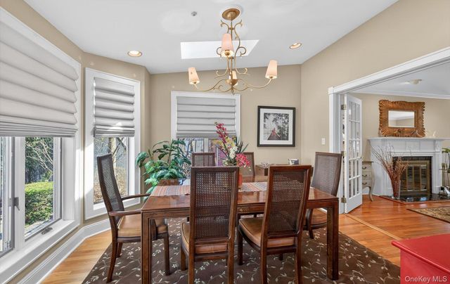 7 Grace Court N, Great Neck, NY 11021