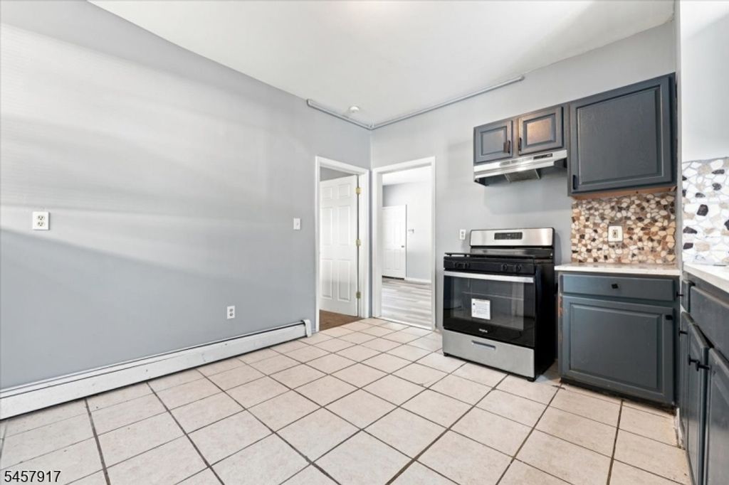 293 Ogden St, City Of Orange Twp., NJ 07050 — photo 5