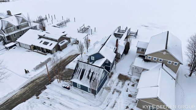 555 Locust Avenue, Holland, MI 49423