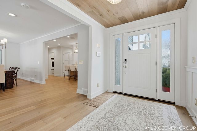 555 Locust Avenue, Holland, MI 49423