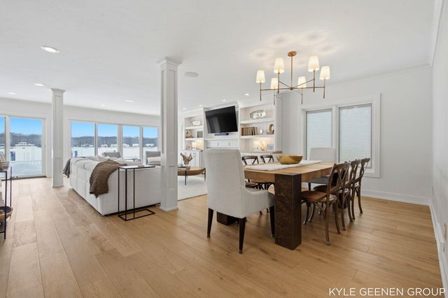 555 Locust Avenue, Holland, MI 49423