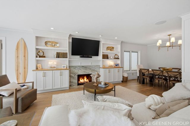 555 Locust Avenue, Holland, MI 49423