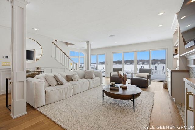 555 Locust Avenue, Holland, MI 49423