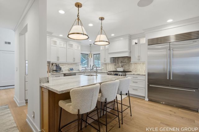 555 Locust Avenue, Holland, MI 49423