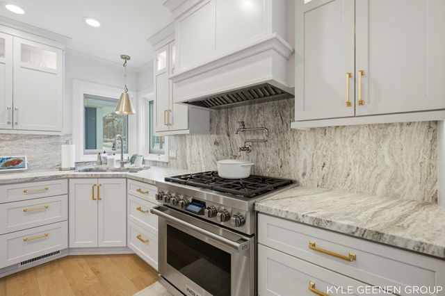 555 Locust Avenue, Holland, MI 49423