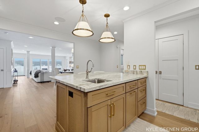 555 Locust Avenue, Holland, MI 49423