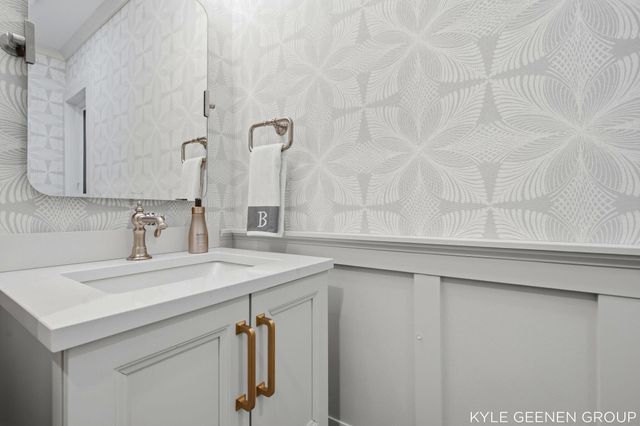 555 Locust Avenue, Holland, MI 49423