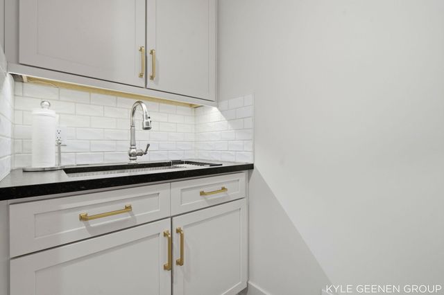 555 Locust Avenue, Holland, MI 49423