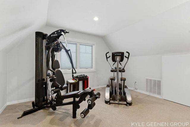 555 Locust Avenue, Holland, MI 49423