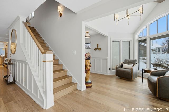 555 Locust Avenue, Holland, MI 49423