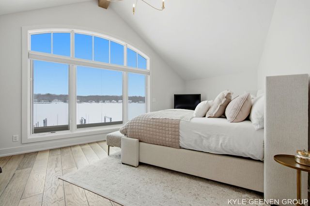 555 Locust Avenue, Holland, MI 49423