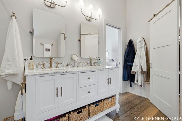 555 Locust Avenue, Holland, MI 49423