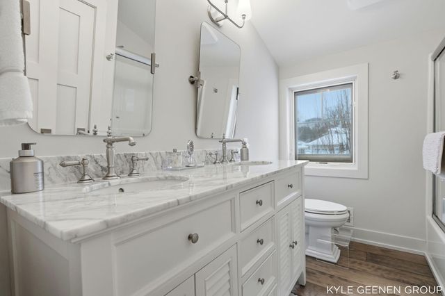 555 Locust Avenue, Holland, MI 49423