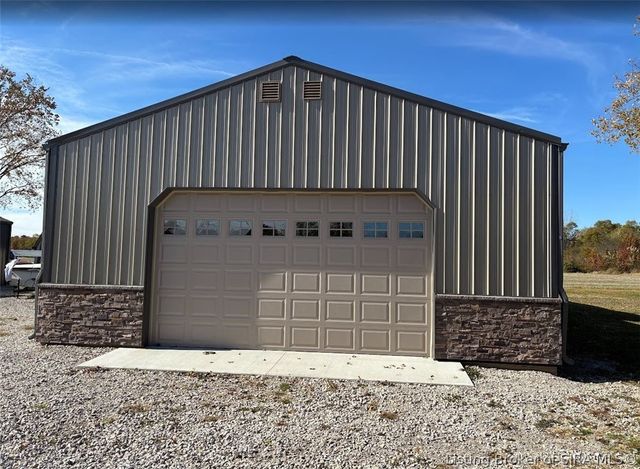 1068 S 1000 W, Lexington, IN 47138