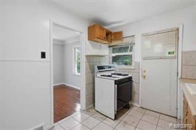 7335 Curtis Street, Detroit, MI 48221