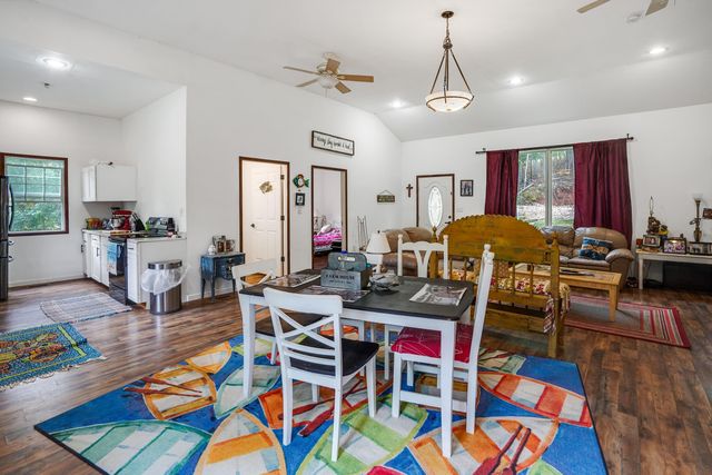 1260 Big Oak LN, Wirtz, VA 24184