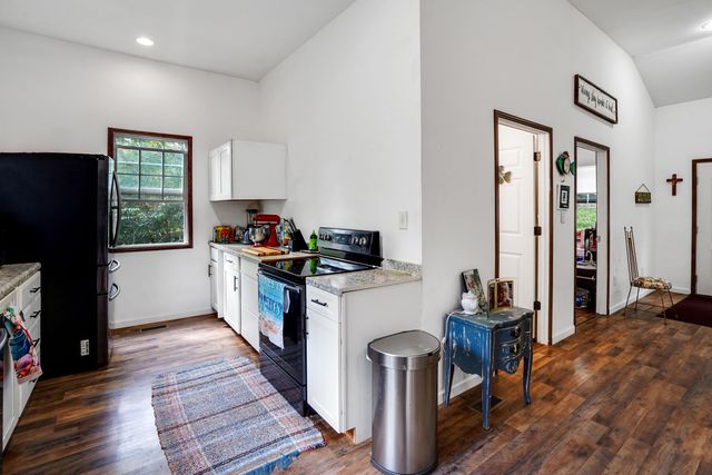 1260 Big Oak LN, Wirtz, VA 24184