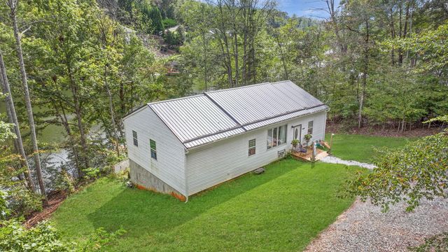 1260 Big Oak LN, Wirtz, VA 24184