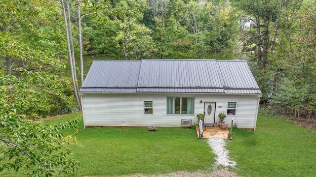 1260 Big Oak LN, Wirtz, VA 24184