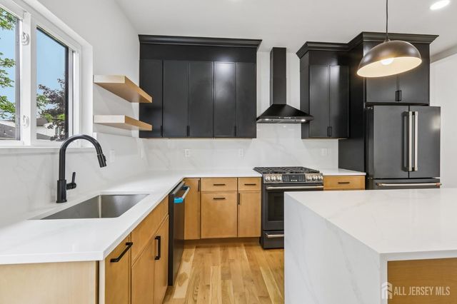 58 N Fern Street, Edison, NJ 08817