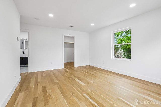 58 N Fern Street, Edison, NJ 08817