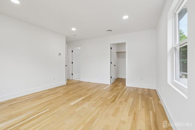 58 N Fern Street, Edison, NJ 08817