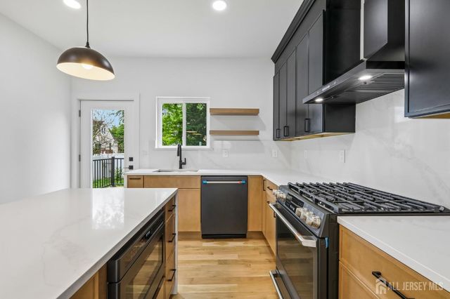 58 N Fern Street, Edison, NJ 08817