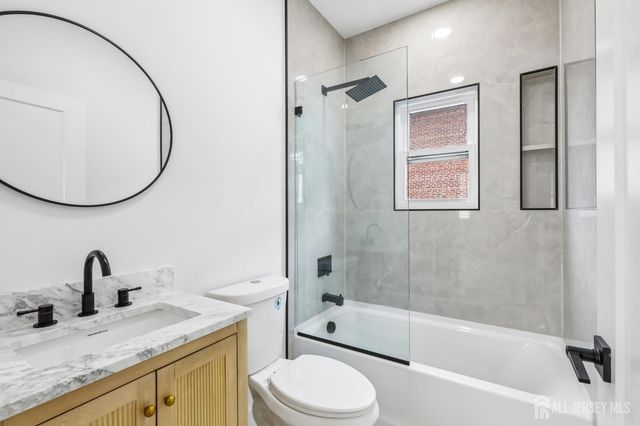 58 N Fern Street, Edison, NJ 08817