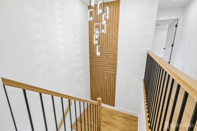 58 N Fern Street, Edison, NJ 08817