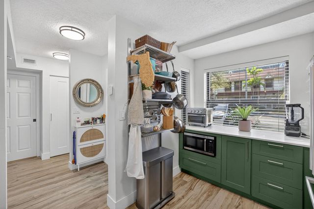 237 City View Drive 237, Fort Lauderdale, FL 33311