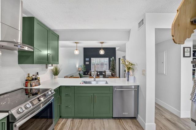 237 City View Drive 237, Fort Lauderdale, FL 33311