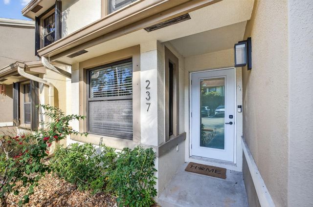 237 City View Drive 237, Fort Lauderdale, FL 33311