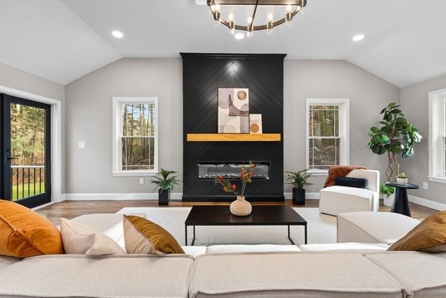 12 Brookside Ln, Norfolk, MA 02056