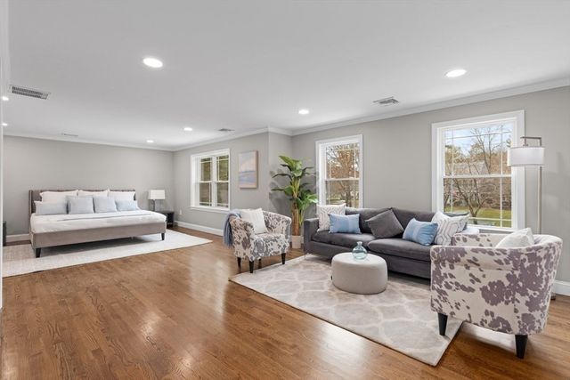 12 Brookside Ln, Norfolk, MA 02056